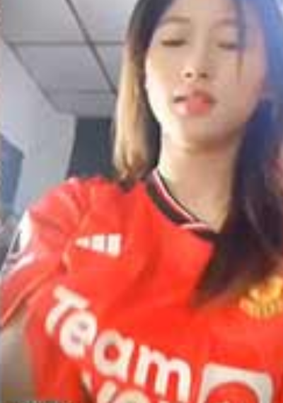 ดูหนังออนไลน์ xxxไทย หลุดไทยลับxxx คลิปหลุดสาวเสื้อแมนยูหุ่นนางฟ้าเงี่ยนเด้าควยยับ